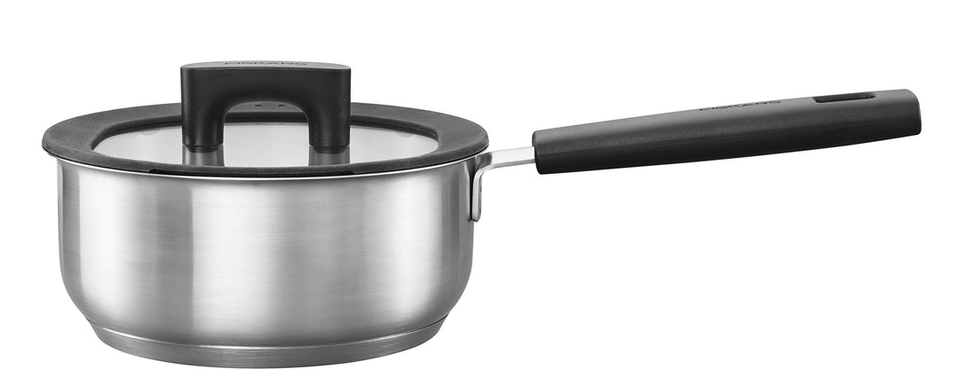 Fiskars Stieltopf mit Deckel, Ø 18 cm, Füllmenge: 1,8 Liter, Für alle Kochfelder geeignet, Rostfreie