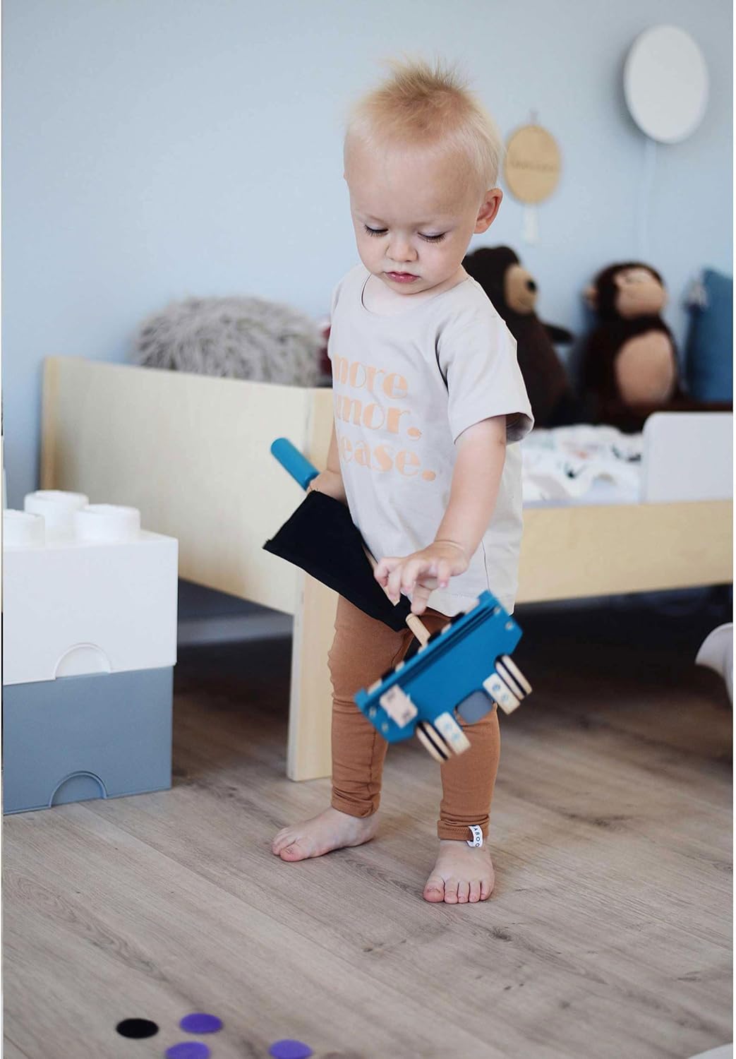 small foot Schiebespielzeug Staubsauger aus Holz, Lauflernhilfe und Rollenspielzeug für Kinder ab 18