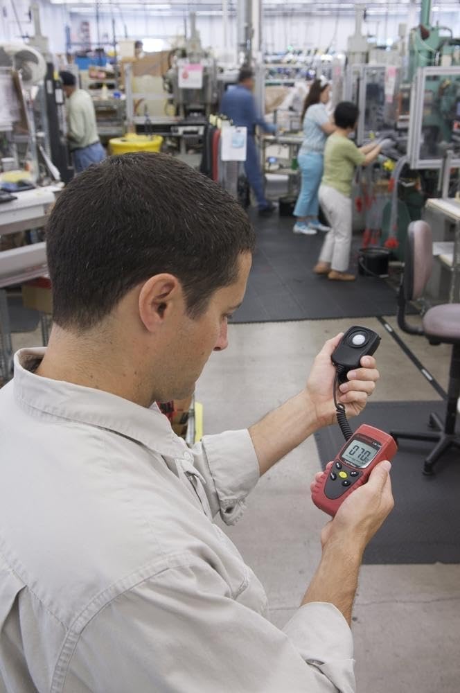 LM-100 Digitales Luxmeter mit Data-hold, Manuelle Messbereichswahl