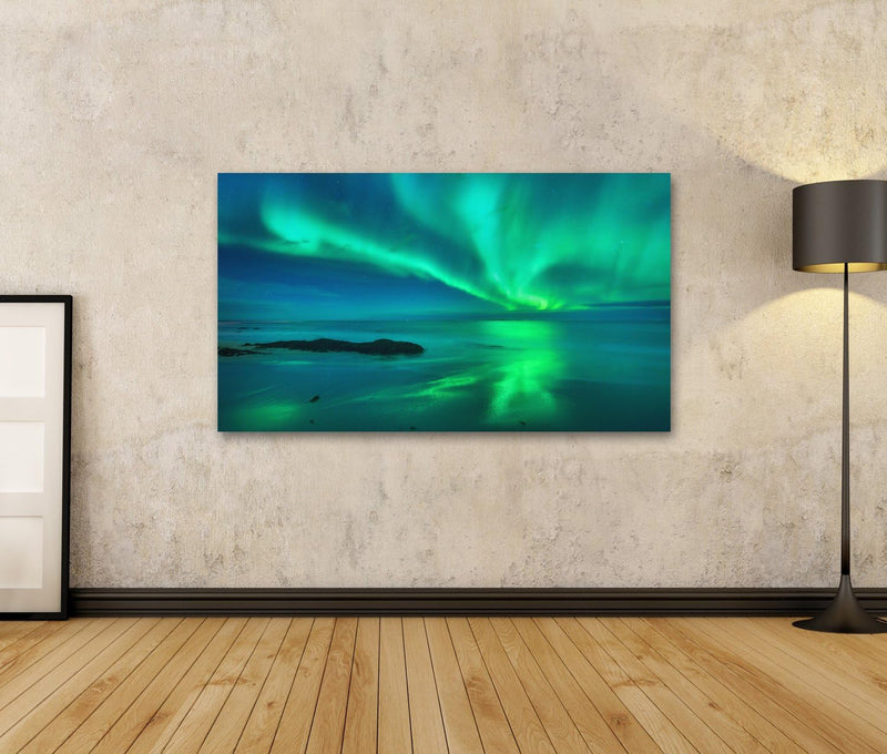 Bild auf Leinwand Aurora Auf Dem Meer Nordlichter In Lofoten Inseln Norwegen Sternenhimmel Wandbild