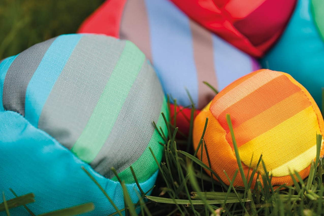 Remember Soft-Boccia Spiel Set - Boule Kugeln mit farbenfrohem Design, wasserabweisend, waschbar und