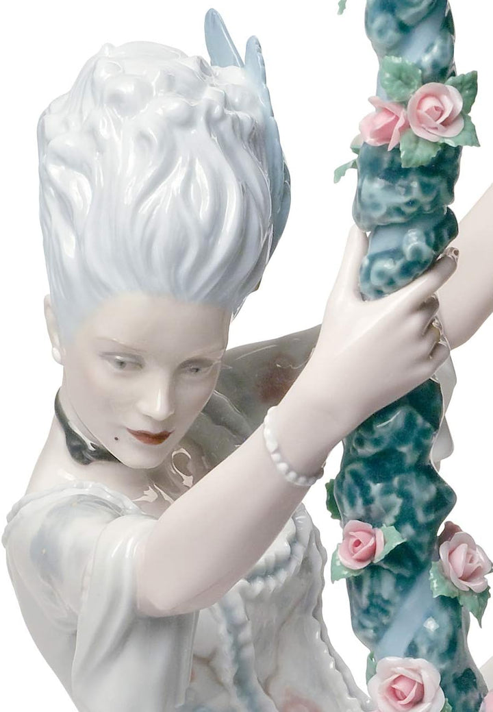 LLADRÓ Figur Rokokodame Auf Der Schaukel. Dame. Porzellan.