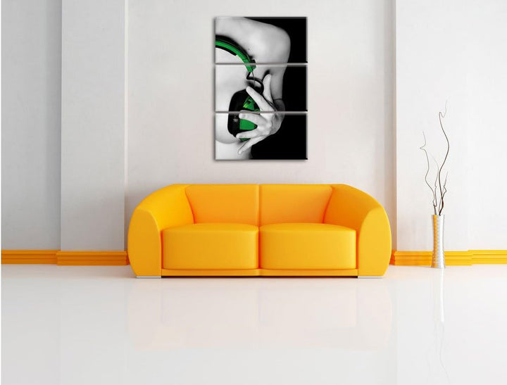 Dark Sexy Girl grüne Kopfhörer schwarz/weiss 3-Teiler Leinwandbild 120x80 Bild auf Leinwand
