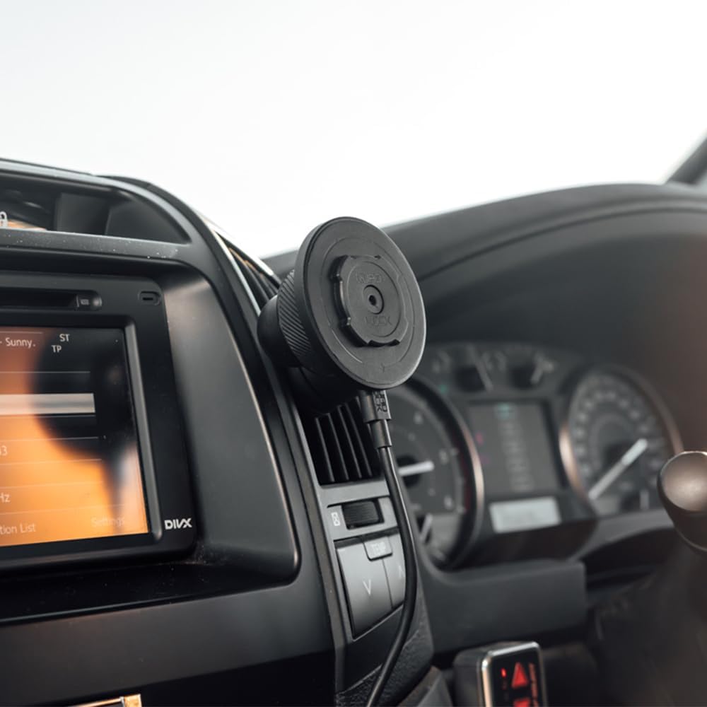 QUAD LOCK Lüftung Handyhalterung fürs Auto mit MAG-Kabellosem Ladekopf V2 und MAG-Hülle für iPhone 1