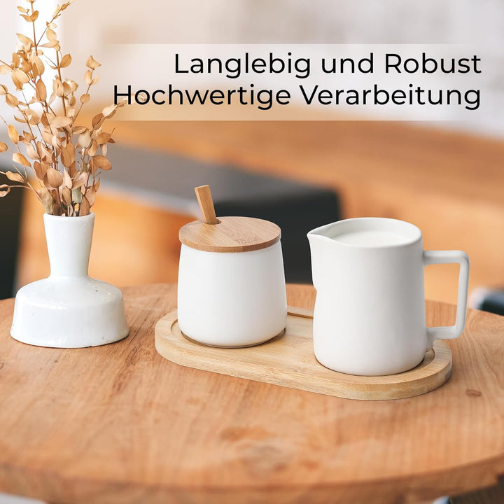 MIAMIO - Milch und Zucker Set mit Deckel und Löffel/Keramik Milchkännchen mit Holz Tablett - Mikrowe