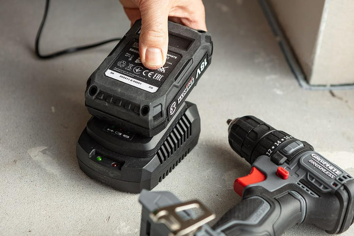 GRAPHITE Energy+ Akku 4Ah &amp; Ladegerät Set, 18V Li-Ion
