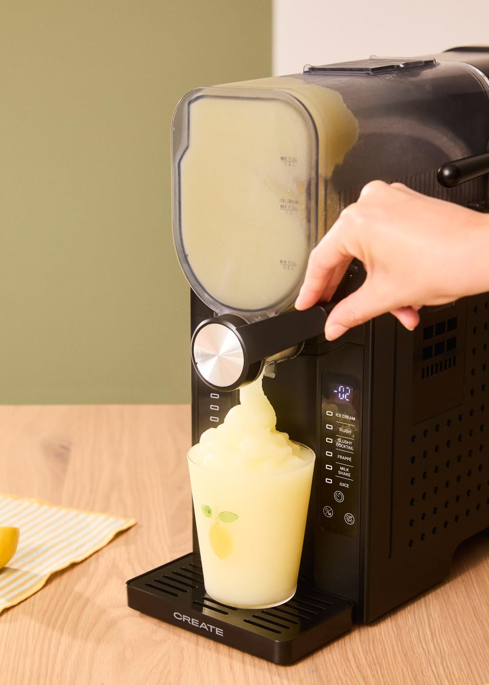CREATE/SLUSH MAKER/Slush- und Eismaschine / 2,6L Fassungsvermögen, 6 voreingestellte Programme, Touc