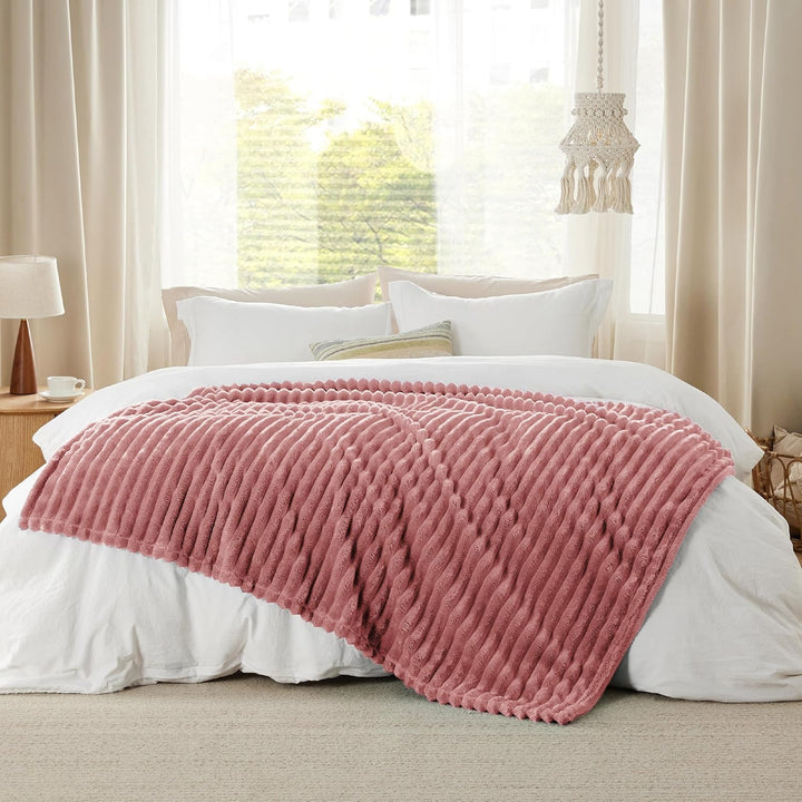 BEDSURE Kuscheldecke für Zimmer Deko - Wolldecke & Fleecedecke, Sofadecke, Weiche Warme Grobe Kordde
