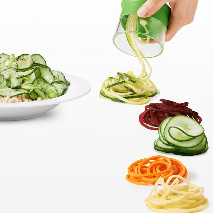 OXO Good Grips Hand-Spiralschneider mit 3 Klingen aus mehrfarbigem Edelstahl 3-Blade, 3-Blade