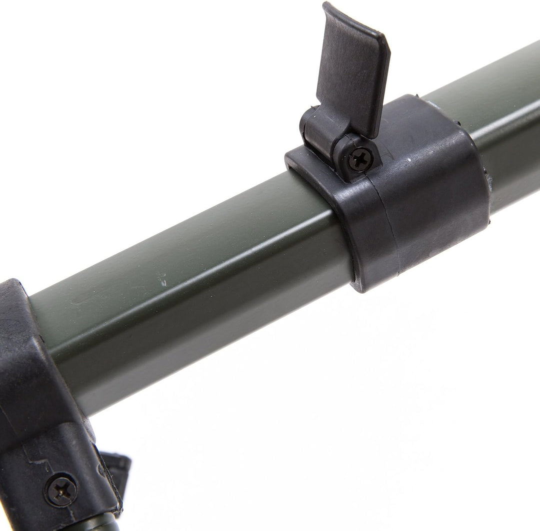 Master Rod Pod Rutenhalter Aluminium Deluxe für 3 Ruten inkl. Rutenauflagen Tasche Dunkelgrün + Biss