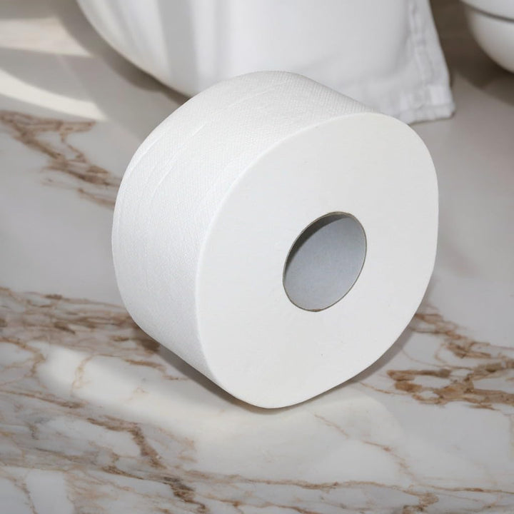 Mini-Jumbo Toilettenpapier | 12 Rollen | Zellstoff | 2-lagig | 900 Abrisse pro Rolle | geprägt + per