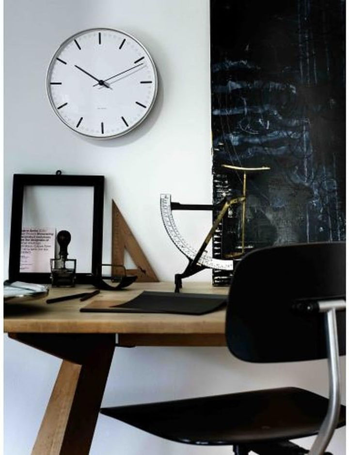Arne Jacobsen Wanduhr Ø21 cm City Hall dänisches Design aus Aluminium, weiss City Hall 21cm Weiss, C