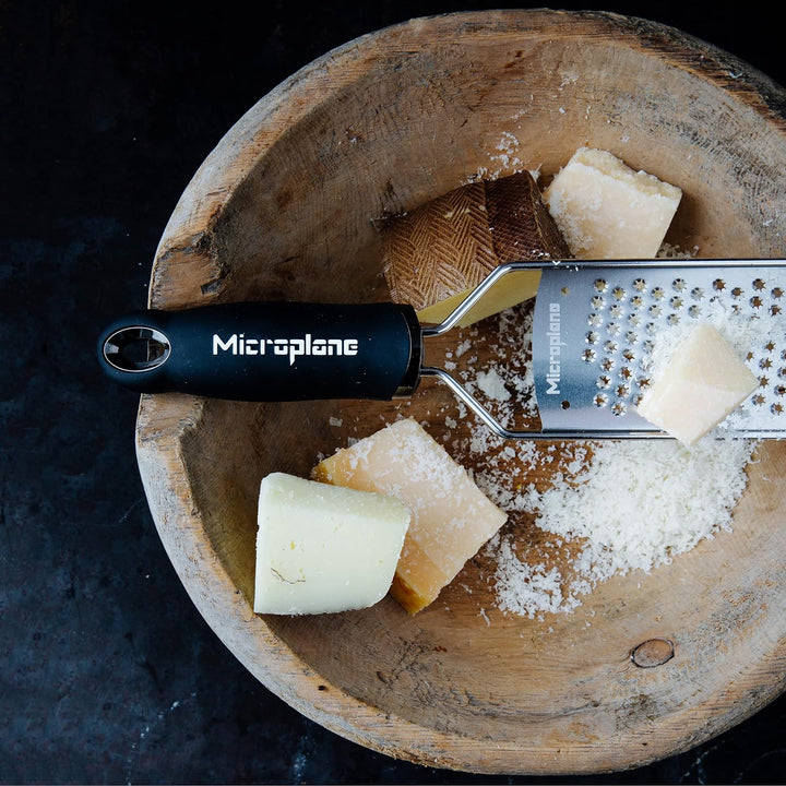 Microplane Sternenklinge Küchenreibe für Hartkäse, Zitrusfrüchte, Schokolade, Ingwer, Muskat und Zim