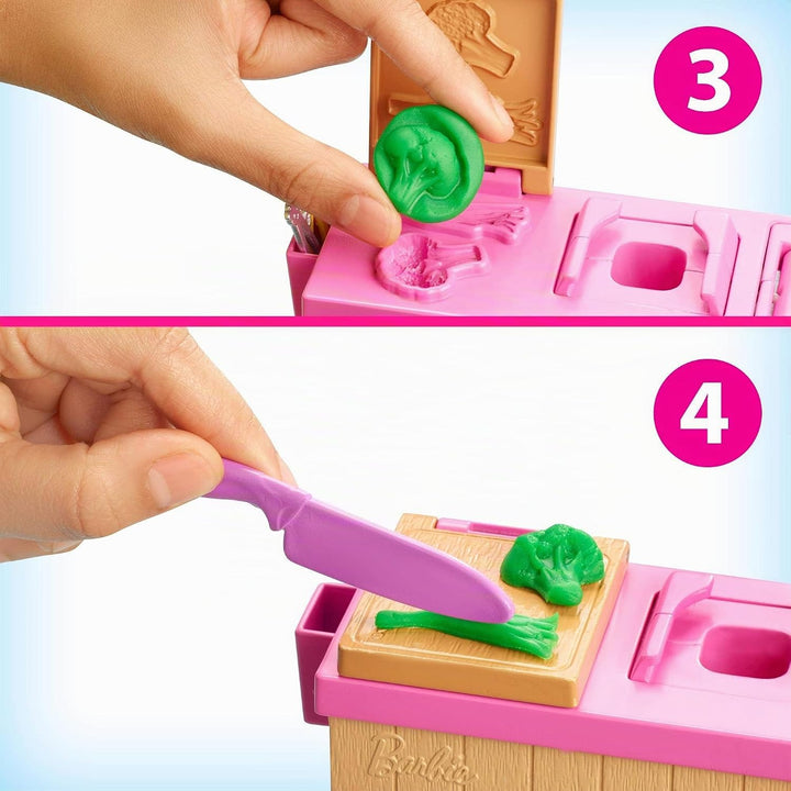 Barbie GHK43 - Pasta-Spielset mit Puppe (blond) und Arbeitsbereich, mit Zubehör und Spielknete, Spie