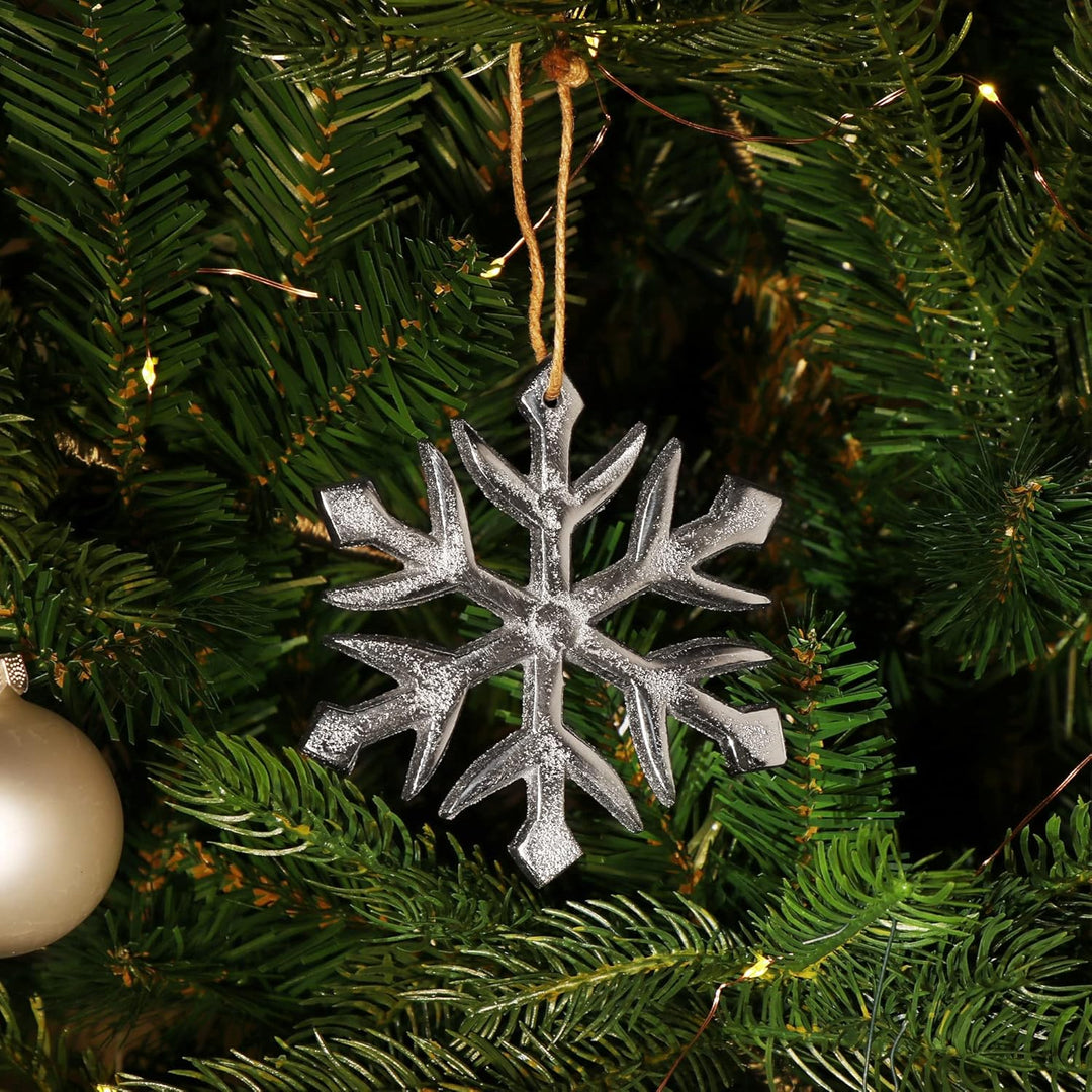 com-four® 6X Hängedeko Schneeflocke - Dekofigur aus vernickeltem Aluminium - weihnachtliches und Ele