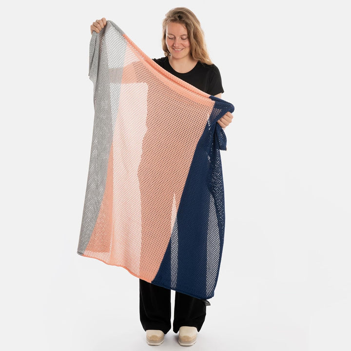 KNIT FACTORY - Lacey Stricktuch - Quadratisches Halstuch aus 30% Wolle und 70% Polyacryl - Umschlagt