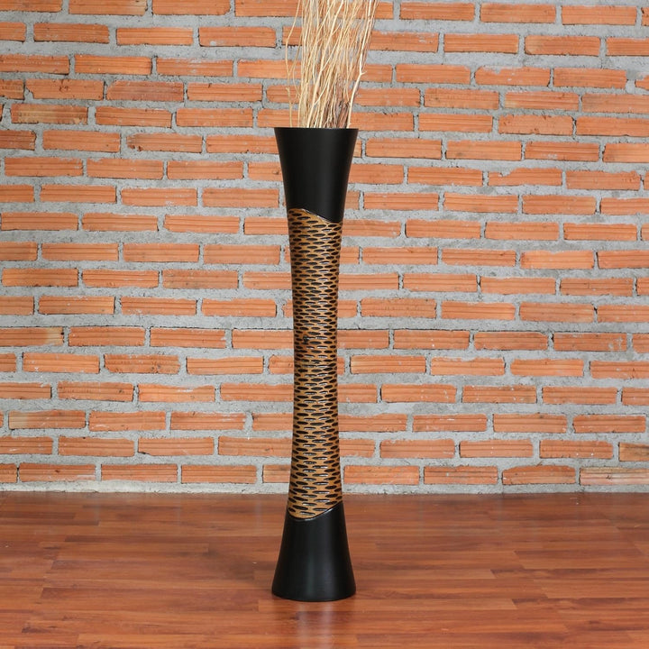 Leewadee Grosse Bodenvase für Dekozweige hohe Standvase Design Holzvase, Holz, 90 cm, Schwarz Braun
