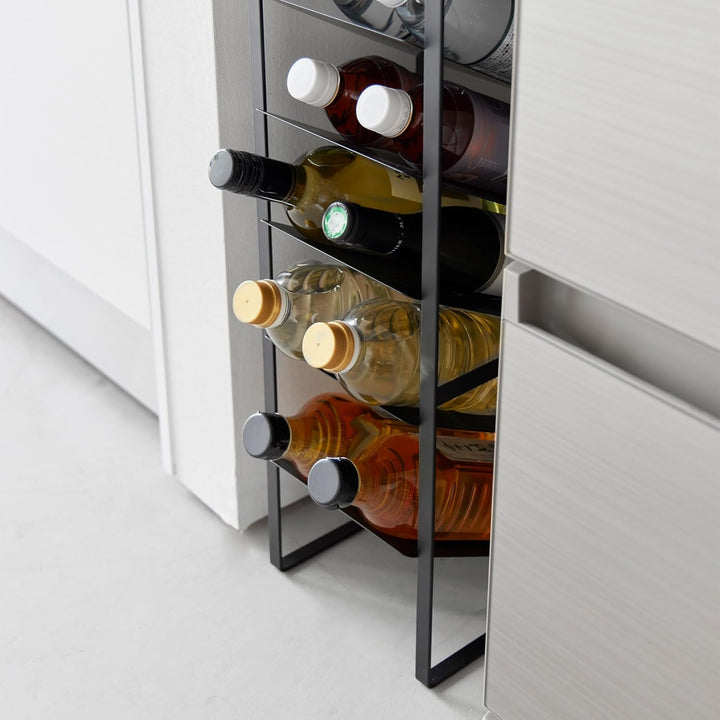 YAMAZAKI Tower 8-stöckiges Flaschenregal mit Holzablage aus Stahl - für Flasche (500ml)/Weinflasche,