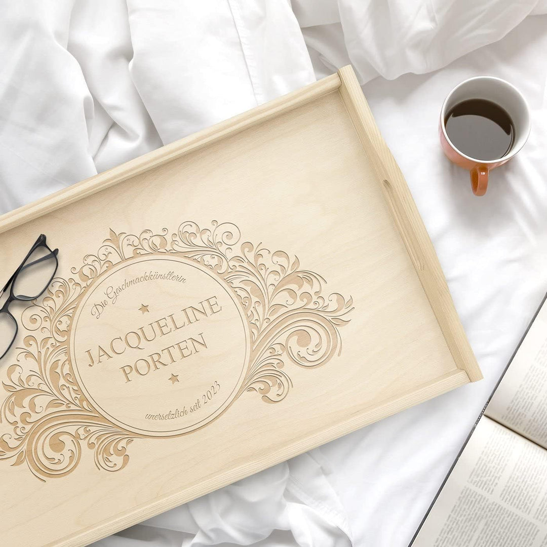 Maverton Serviertablett mit Gravur - personalisiert - Tabletttisch mit Griffen - klappbare Beine - e