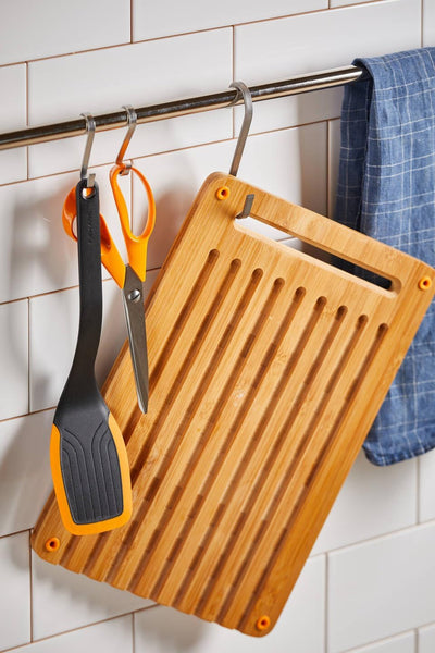 Fiskars Bambus Schneidebrett und Brotmesser, Functional Form, Bambus/Japanischer Edelstahl/Kunststof