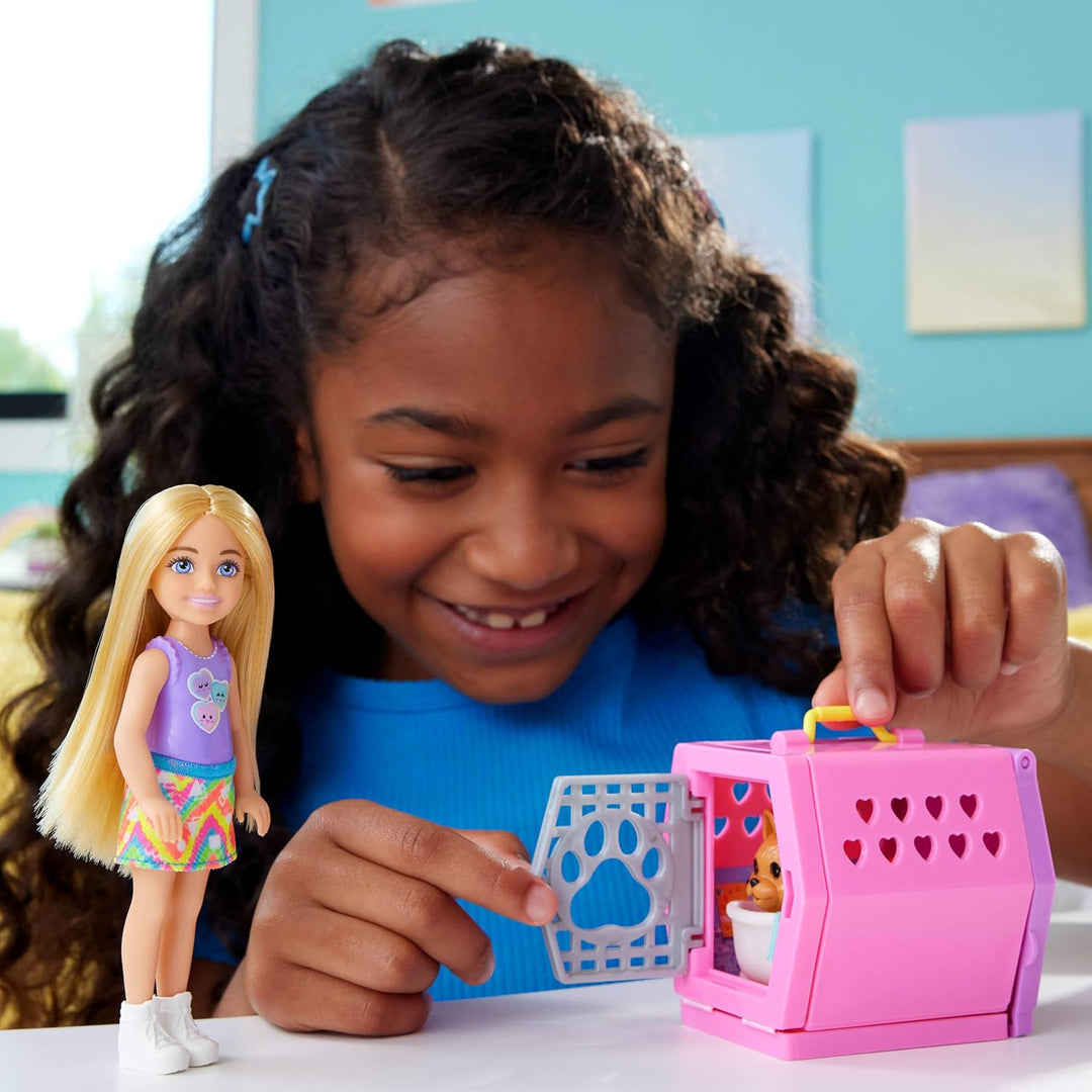 Barbie Chelsea Welpentrage-Spielset, kleine Blonde Puppe und Zubehör, Transportbox, mit Spielzeug fü
