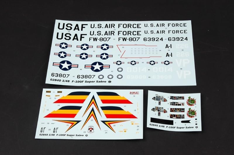 Trumpeter 02840 Modellbausatz F-100F Super Sabre
