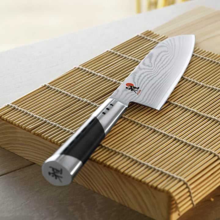 MIYABI 7000D Santokumesser, Klingenlänge: 18 cm, Grosses Klingenblatt, Rostfreier Spezialstahl/Micar