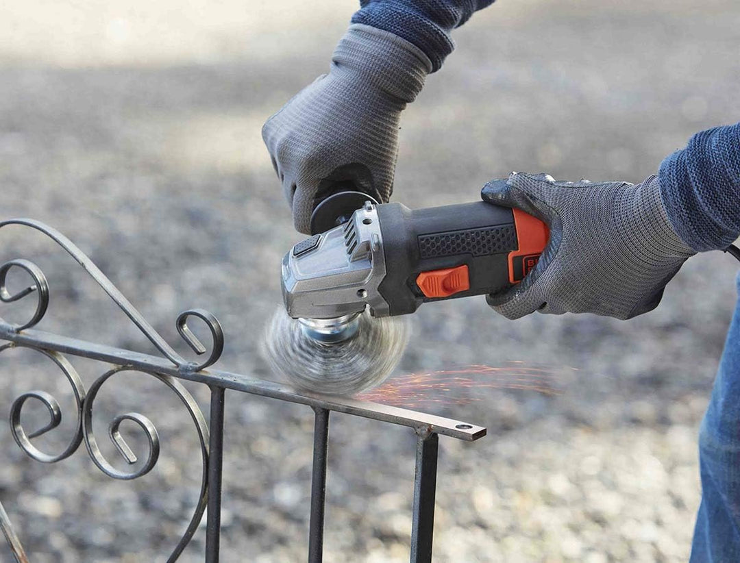 Black + Decker Winkelschleifer (900 Watt, 125 mm Scheiben-Ø, Sanftanlauf und Nullspannungsschalter,