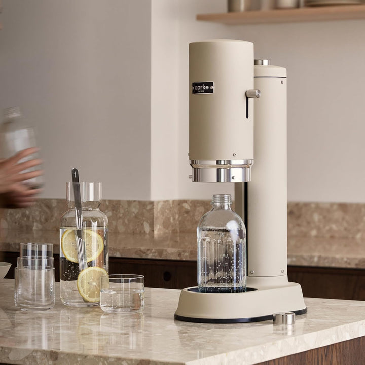 Aarke Carbonator Pro, Wassersprudler mit Glasflasche, Sand Finish, Sand
