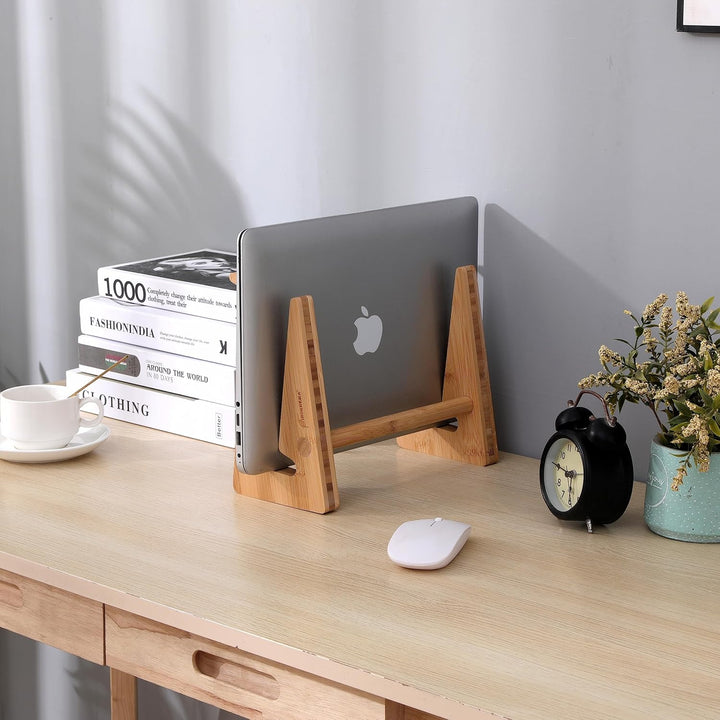 Nuvograin Laptop-Ständer, vertikaler Laptop-Ständer aus Holz für Schreibtisch, Bambus-Laptop-Ständer