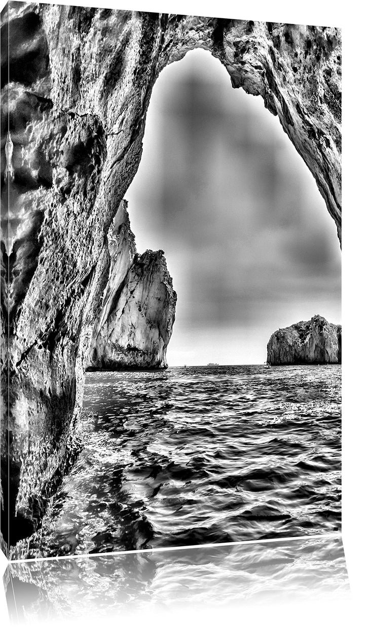 Pixxprint Monocrome, Felstor im Meer, Format: 100x70 auf Leinwand, riesige Bilder fertig gerahmt mit