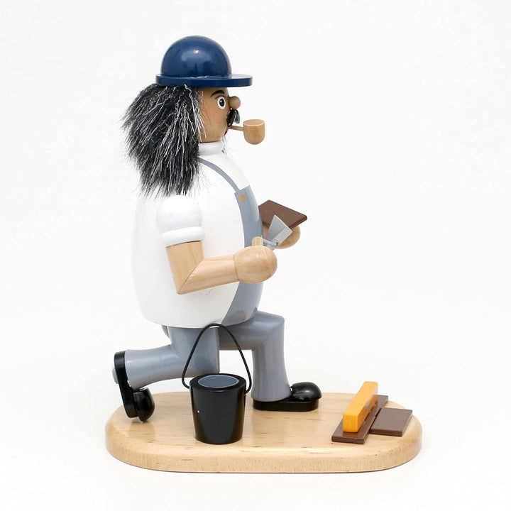 Dekohelden24 Holz Räuchermann/Räuchermännchen als Fliesenleger, mit Waserwaage und Fliesen, L/B/H: 1