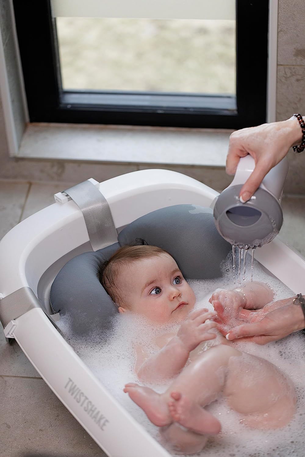 Twistshake faltbare und rutschfeste Babybadewanne | Ergonomisch zusammenklappbar und sicher | Tragba