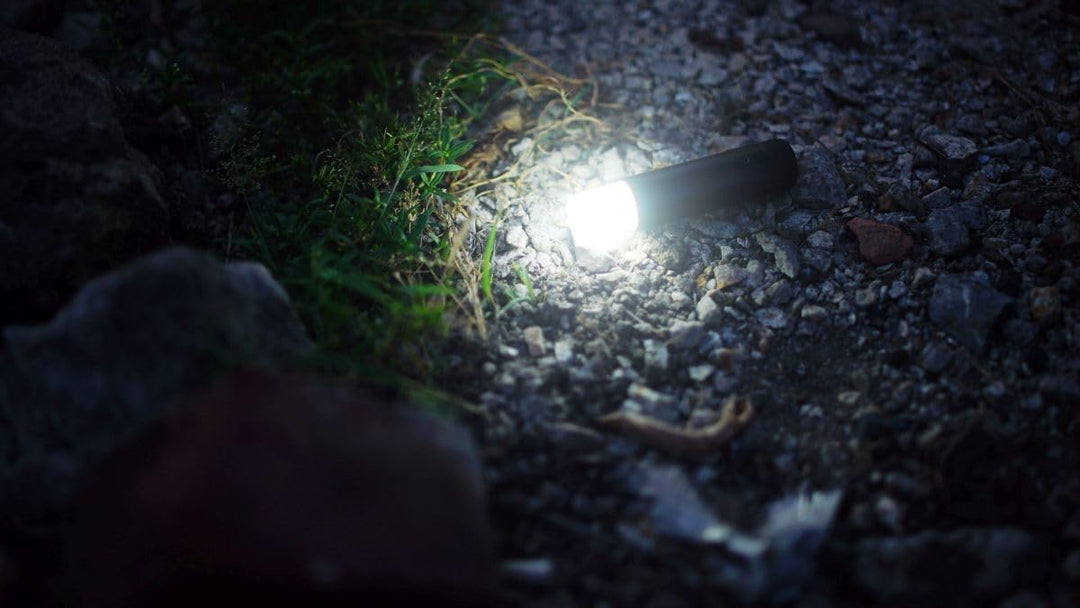 Nitecore LA10 - Campinglaterne, 3 Leuchtsufen, Magnetboden, AA-Batterie