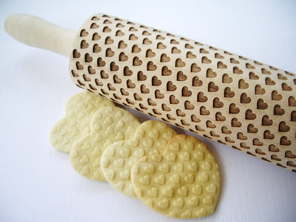 Nudelholz mit KLEINE HERZEN für Gebäck. Gravierte Nudelholz mit Muster von Algis Crafts, KLEINE HERZ