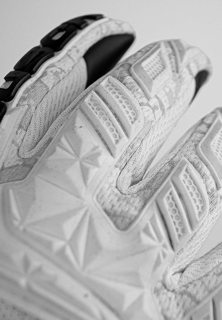 Reusch Attrakt Freegel Infinity Unisex Torwarthandschuhe mit Innennaht Schnitt und Grip Infinity Bel