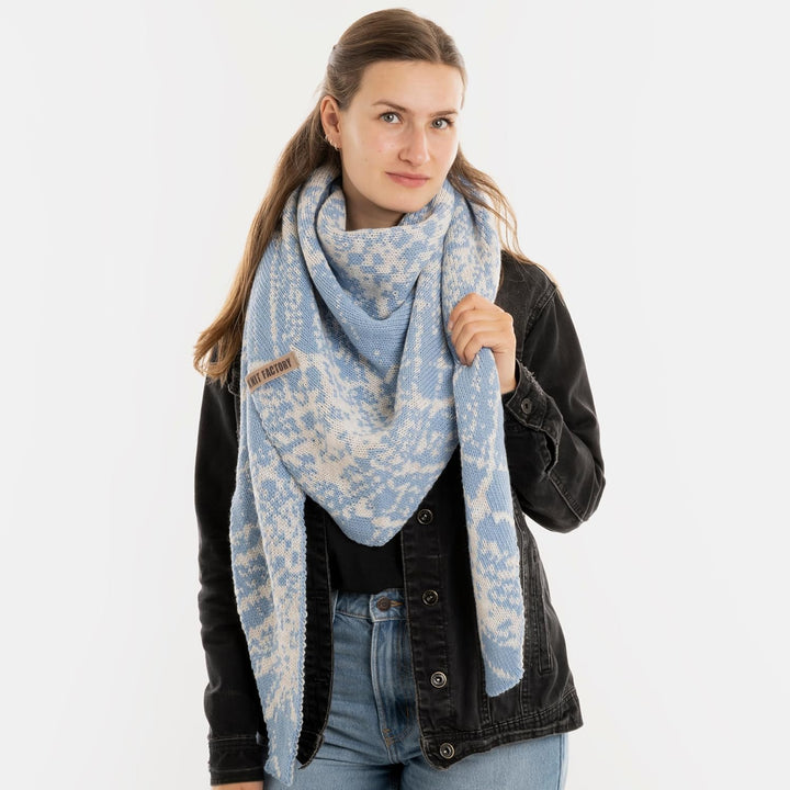 KNIT FACTORY - Dreiecksschal Lea - Damen Strickschal mit Wolle - Umschlagtuch für den Herbst und Win