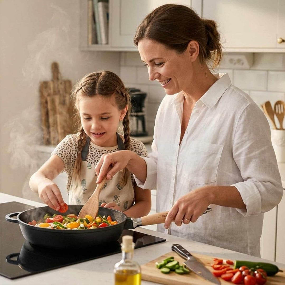 Premium Gusseisenpfanne Induktion 28 cm Pfanne Gusseisen UNBESCHICHTET sandgestrahlt universell Cast