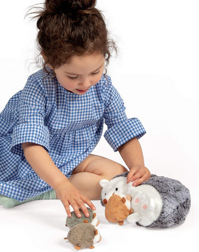 Manhattan Toy Nursing Nissa Igel, der weiches Spielzeug pflegt Einzigartiges, Einzigartiges