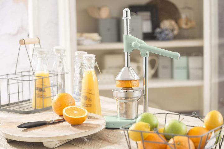 Living Nostalgia KitchenCraft – Zitruspresse mit manuellem Hebel, Aluminium- und Edelstahl-Kollektio
