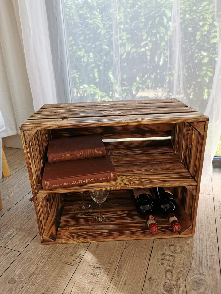 Massive Holzkisten als Schuhregal / Bücherregal LEICHT GEFLAMMT mit Zwischenbrett (verschraubt) Apfe