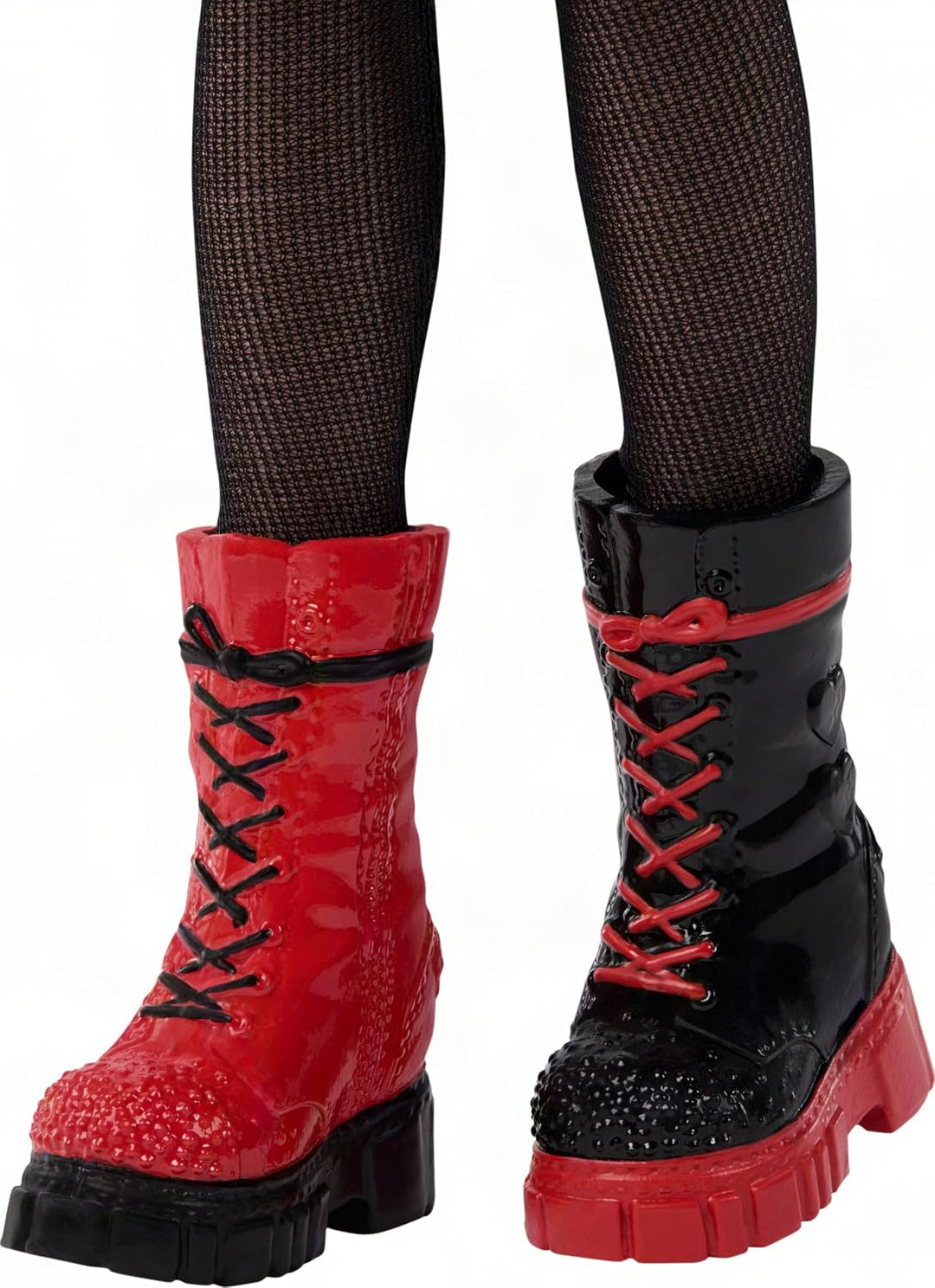 Mattel Disney „Descendants: Wicked Wonderland“ Red, Tochter der Herzkönigin, Modepuppe mit ausziehba
