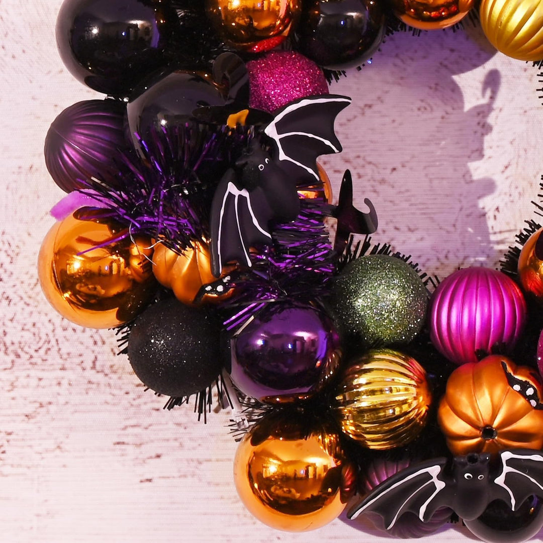 Valery Madelyn Halloween Deko, Halloween Kranz Ø 30cm, Freche Leckerbissen und bruchsichere Hallowee