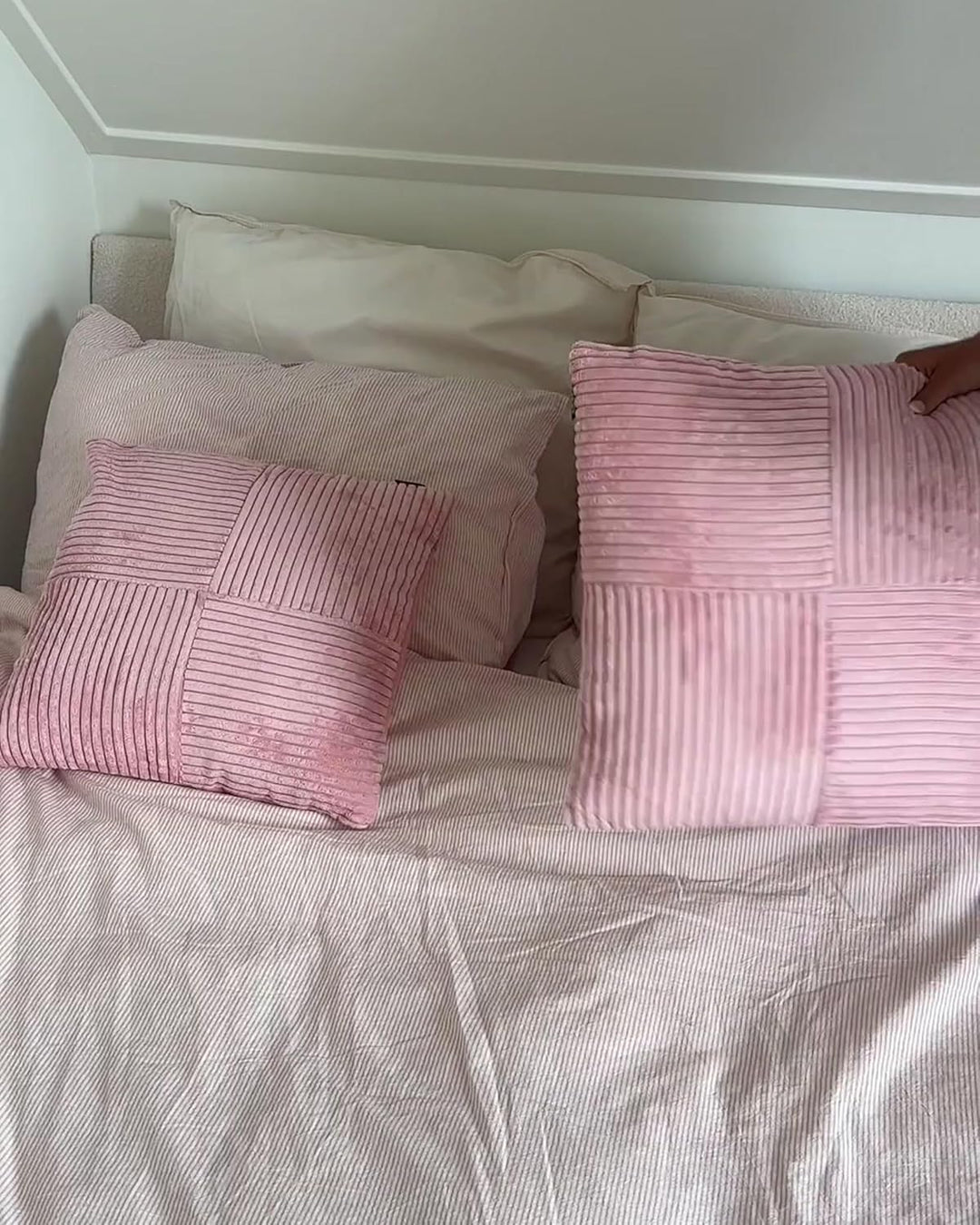 Set aus 2 dekorative Kissen aus Cord 43 × 43 cm Rosa Millet