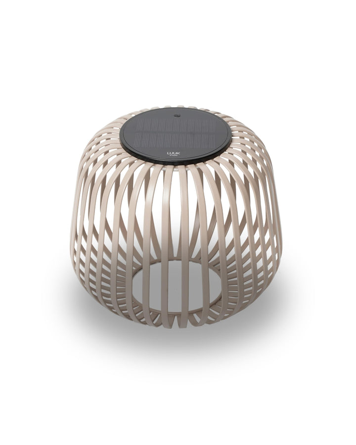 LUUK Studio Kabellose Tischlampe aufladbar via Solar & USB-C, modernes Boho Design, dimmbar & Windli