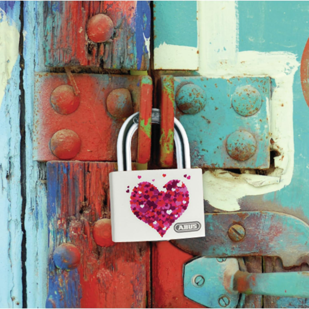 ABUS Vorhängeschloss T65AL/40 myLove - mit Herz-Motiv - individuell beschreibbar - Spindschloss - ma