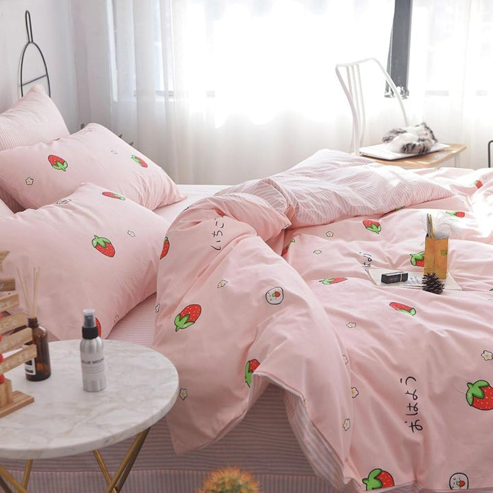 Freyamy Kinderbettwäsche 135x200cm 2teilig Rosa Rot Cartoon Erdbeere Kinder Wendebettwäsche Gebürste