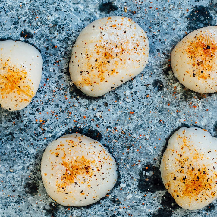 KamadoJoe KJ-HCGSSTONE, Halbmond Speckstein Kochfläche Grillzubehör Kompatibel mit Kamado Joe Classi