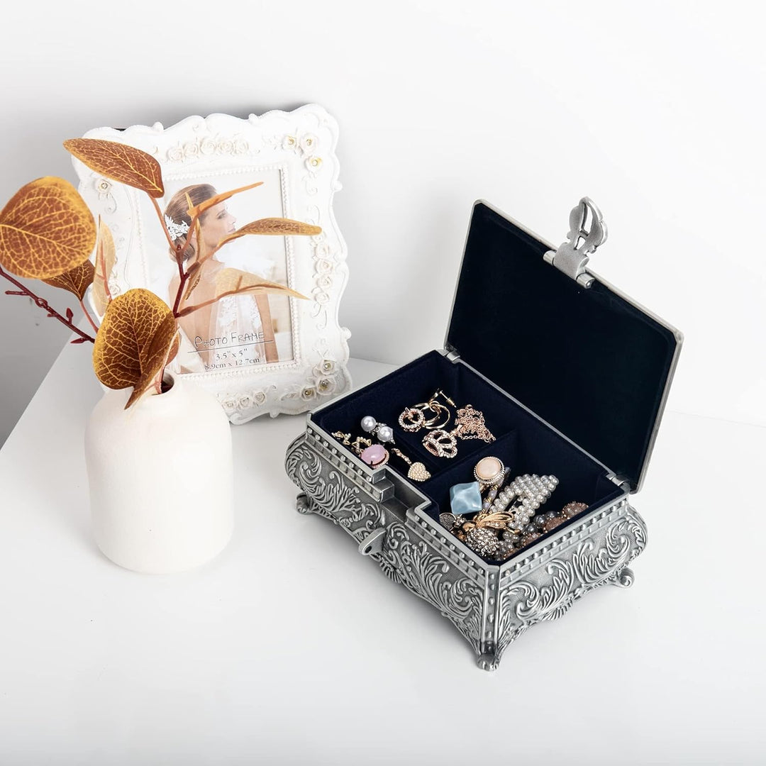 Feyarl Antik Schmuckkästen Metallic Floral Gravur Rechteck Aufbewahrung Box mit Unterteilung Silber
