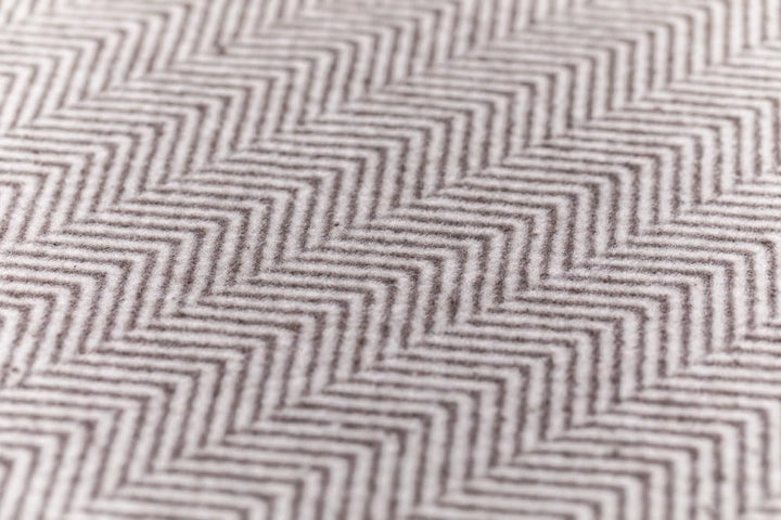 David Fussenegger Wohndecke Silvretta 'Fischgrät' 140 x 200 cm Braun